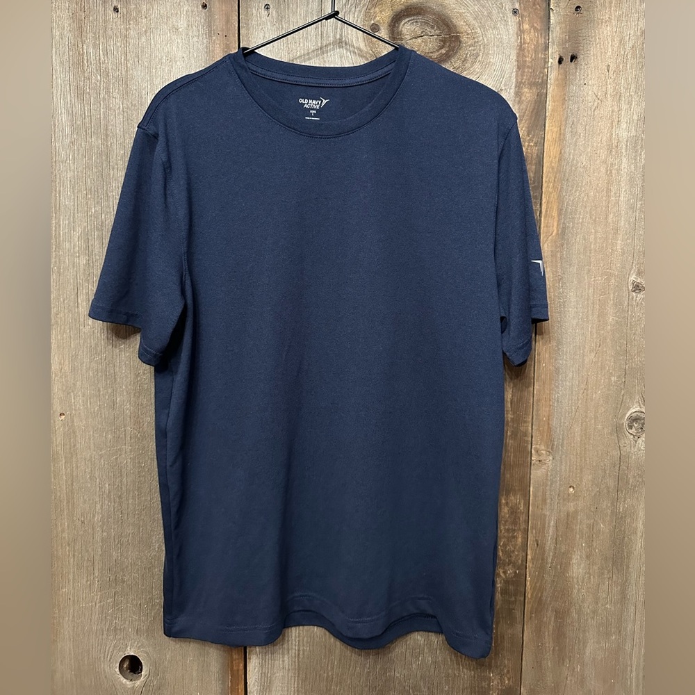 Old Navy Active Core T-shirt in Lost At Sea Blue Size Large